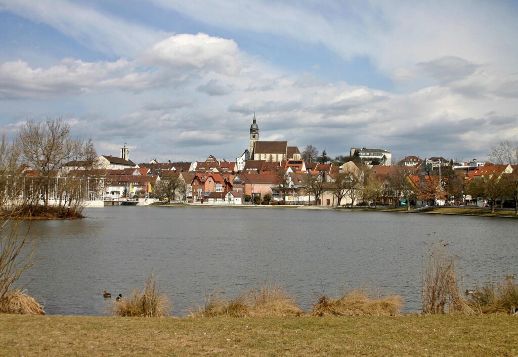 Bild zeigt einen See in Böblingen für Umzugsunternehmen in Böblingen